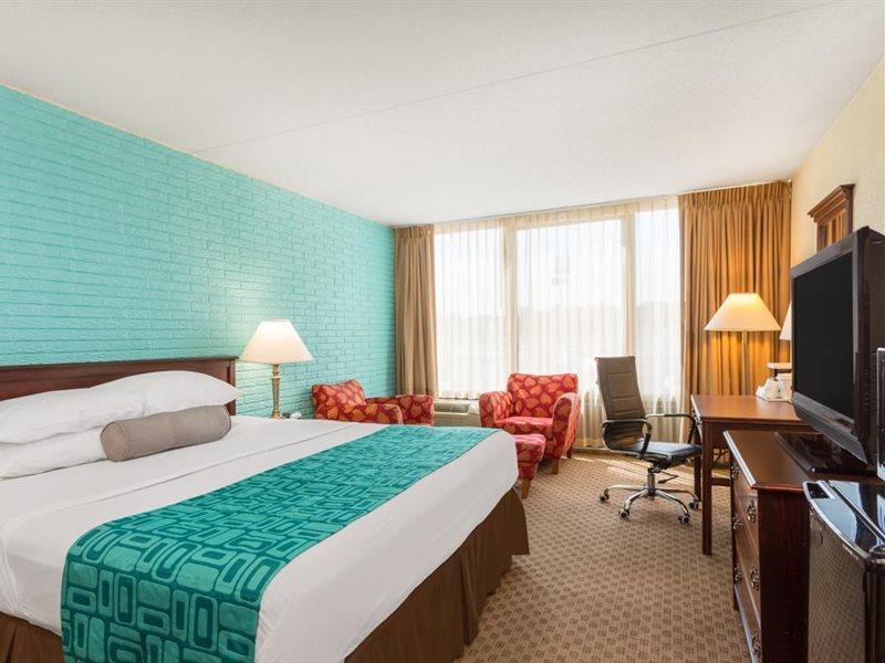 Howard Johnson By Wyndham Williamsburg Norge Exteriör bild