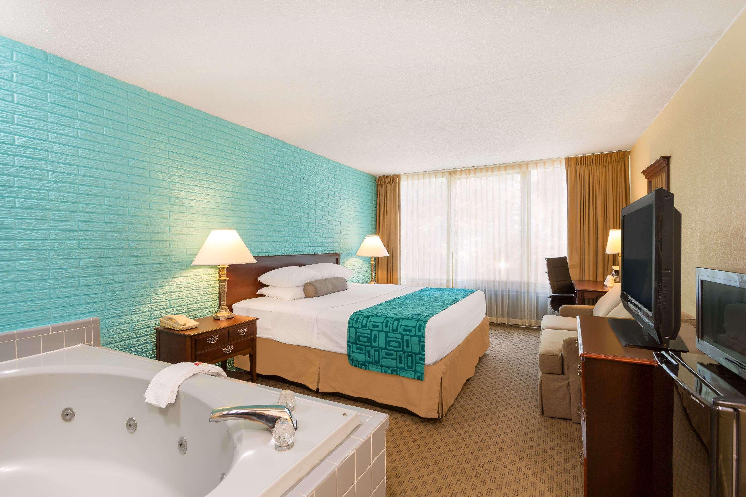 Howard Johnson By Wyndham Williamsburg Norge Exteriör bild