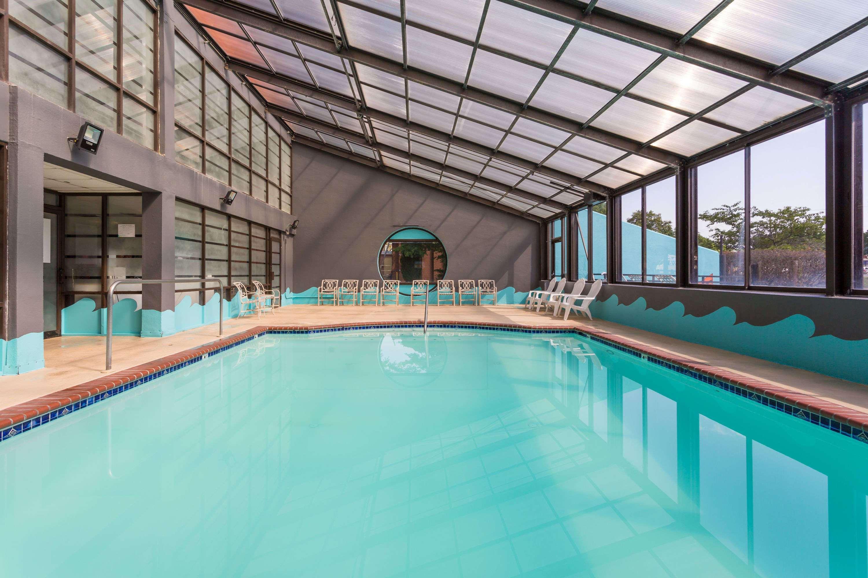 Howard Johnson By Wyndham Williamsburg Norge Exteriör bild