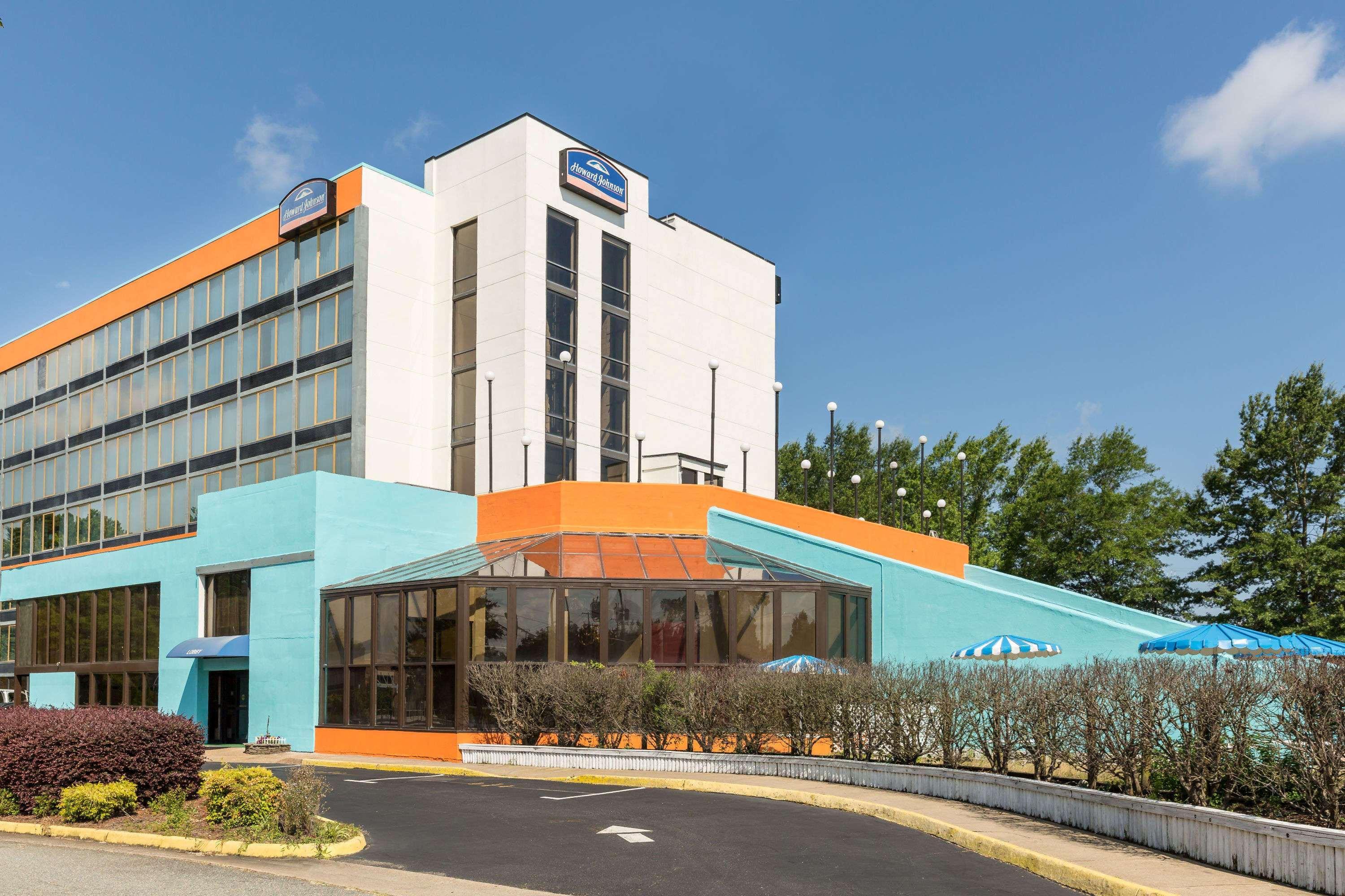 Howard Johnson By Wyndham Williamsburg Norge Exteriör bild